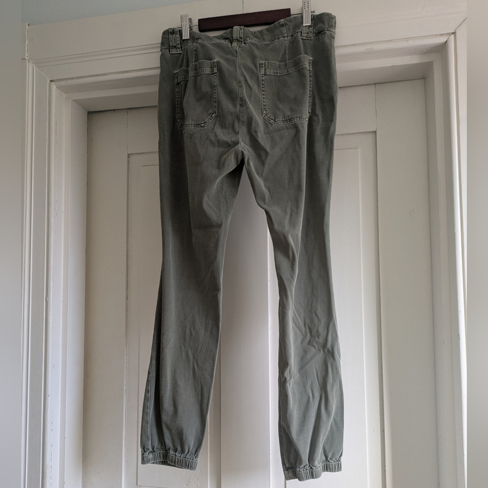 James Perse Utility/Cargo, Green Distressed Pants- 29 - Picture 2 of 6